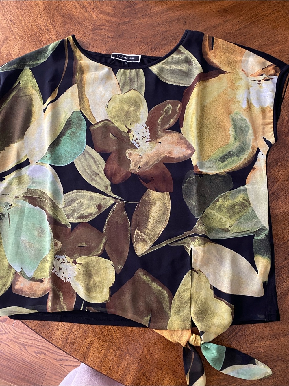Wallace & Barnes Black Floral Tie-Hem Blouse in Green & Brown